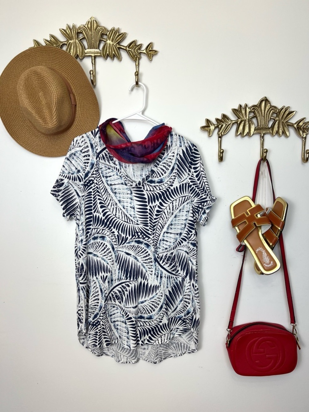 Cotton Tahari Navy and White Leaf-Print Short Sleeve Top